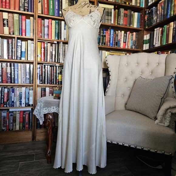 Vtg 100% Pure Silk Slip Night Gown M Ivory Lace Hand Embroidered Coquette Bridal - Picture 3 of 16